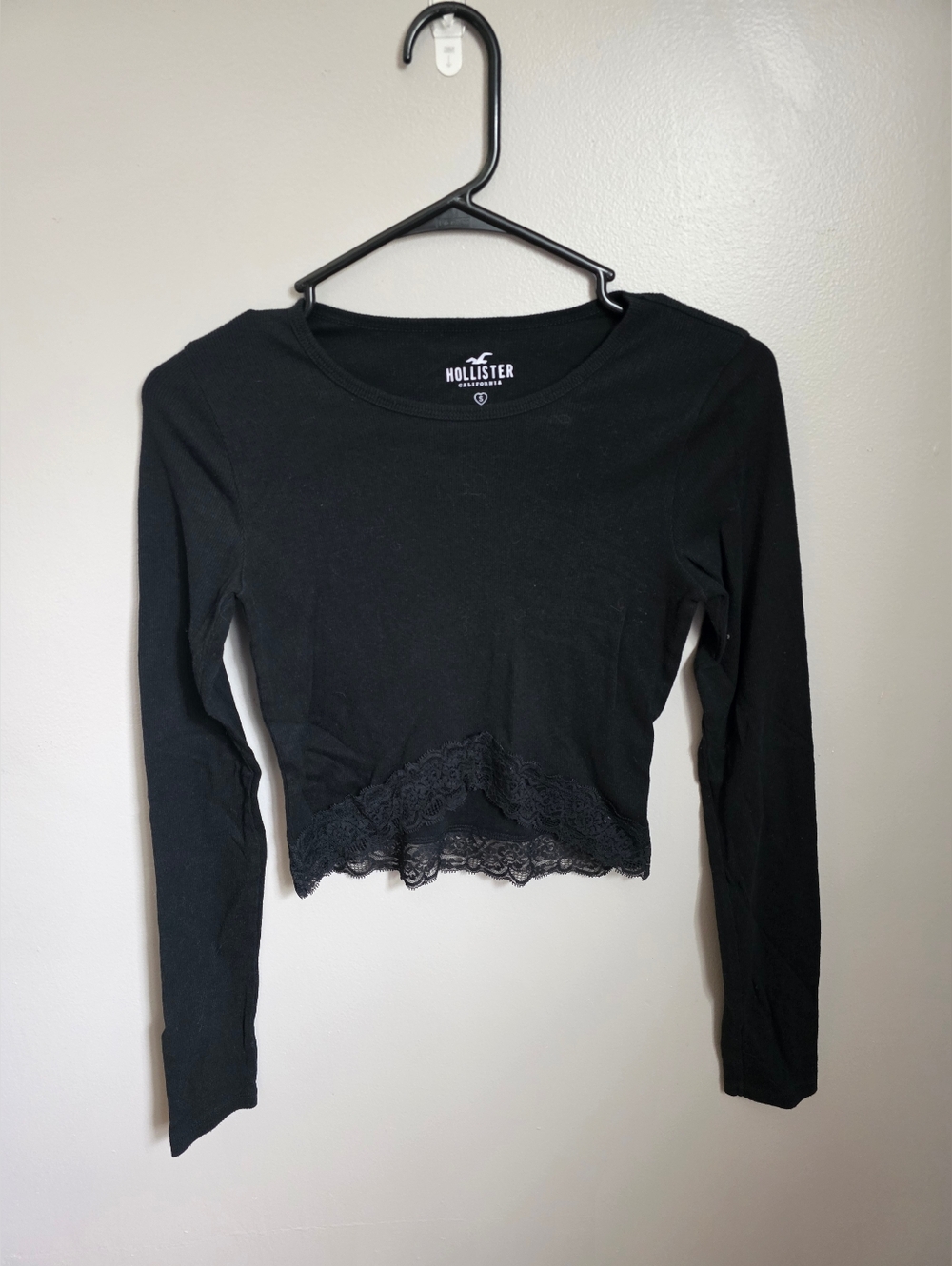 Hollister Black Lace Hem Crop Top Long Sleeve Size Small
